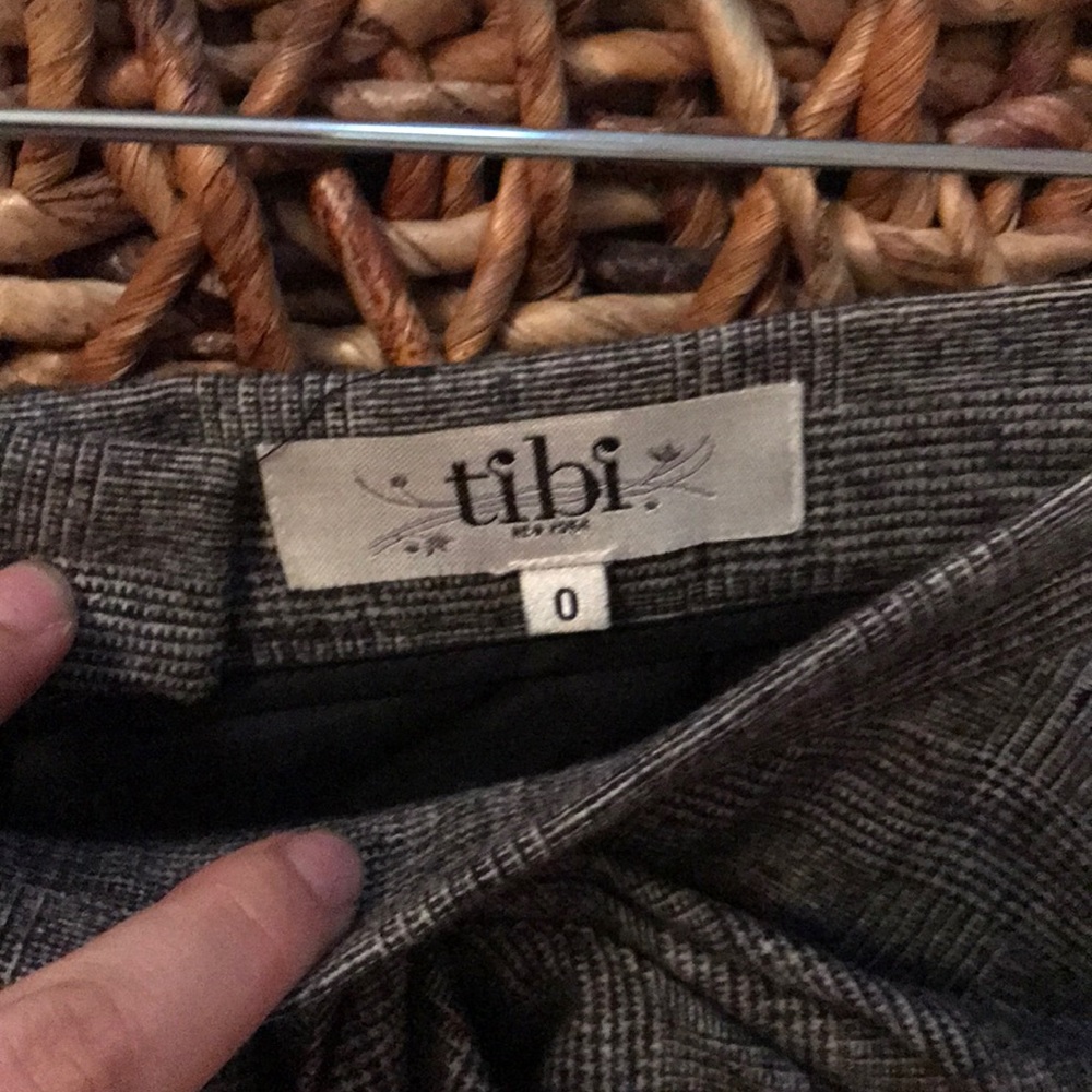 Tibi New York mini wool skirt w/ draped bow design - Picture 4 of 4